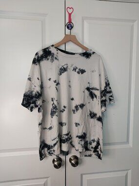 No Boundaries Tie Dye Shirt